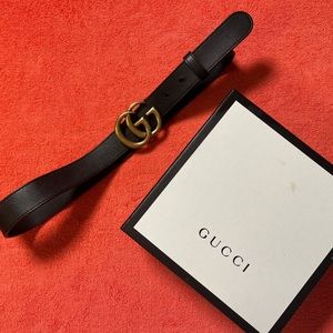 Gucci leather belt authentic size 30 almost new